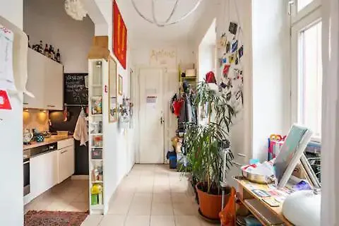 Fro-Media - Streetside Room 2 - Community Space Вена Проживание в семье