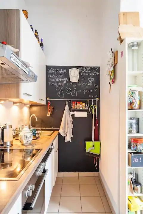 Δωμάτια σε οικογενειακή κατοικία Fro-Media - Streetside Room 2 - Community Space Βιέννη