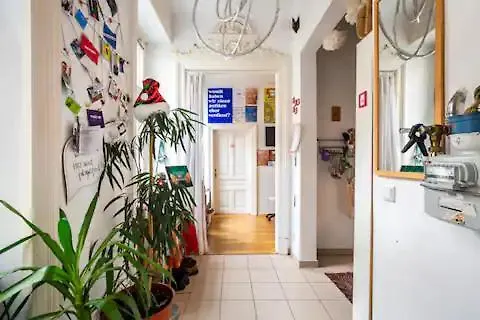 Δωμάτια σε οικογενειακή κατοικία Fro-Media - Streetside Room 2 - Community Space Βιέννη
